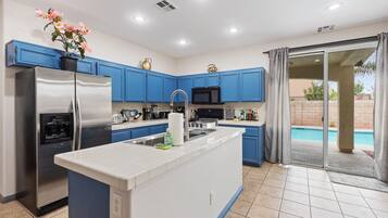 Apartment, 4 Bedrooms, Accessible, Private Pool | Interior