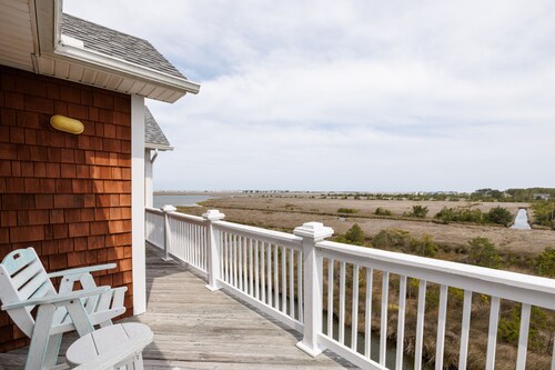 OBX Top-Floor Condo- Marina & Sound Views, Quiet & Serene
