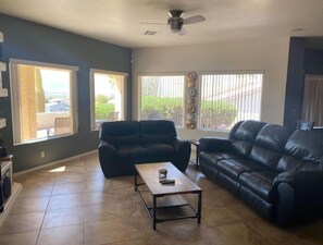 Smart-TV, Videospiele, DVD-Player