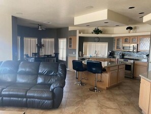 Smart-TV, Videospiele, DVD-Player