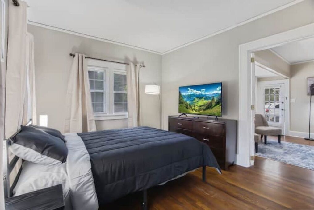 3BR Fully Fenced Hillcrest Home