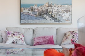 TV - Phoenix Luxury Loft in Cádiz (Cádiz)