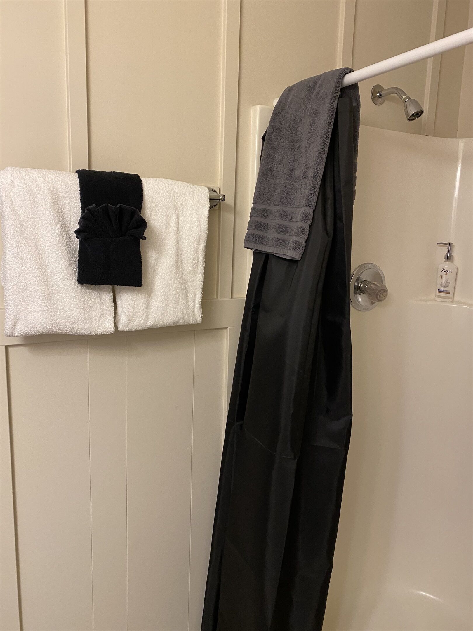 Douche, serviettes fournies
