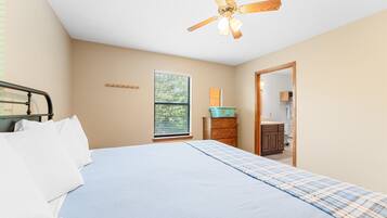 3 bedrooms, free WiFi, bed sheets