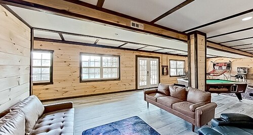 2 BR Waterfront Cabin w/ Pool + Swim & Boat dock