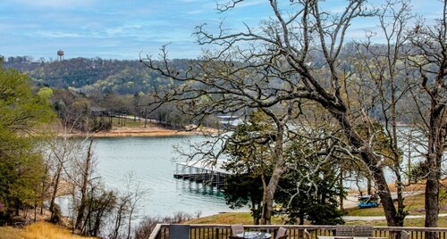 3BR Duplex Cabin w/ Pool + Swim & Boat dock