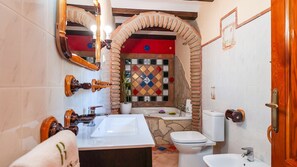 Bañera y secador de pelo