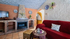 Télévision, cheminée