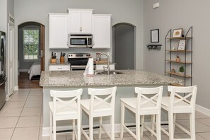 Fridge, microwave, oven, stovetop - Pets Welcome! Vacation Retreat in St Augustine (St. Augustine)