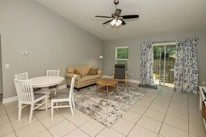 Smart TV - Pets Welcome! Vacation Retreat in St Augustine (St. Augustine)