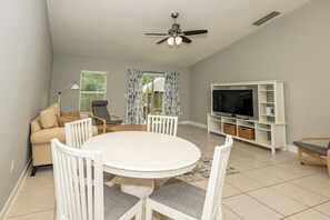 Interior - Pets Welcome! Vacation Retreat in St Augustine (St. Augustine)