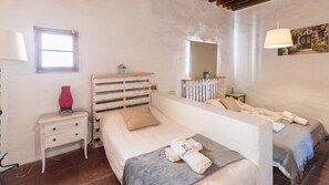 11 dormitorios, cuna de viaje, wifi