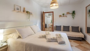 3 bedrooms, iron/ironing board, travel cot, WiFi - La Casa del Sauce Archidona by Ruralidays (Málaga)