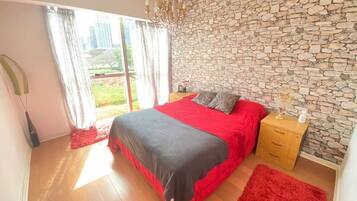 1 habitación, tabla de planchar con plancha, wifi y ropa de cama