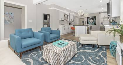 Historic Annapolis~New interior~5+ parking spaces~6BR, 4BA
