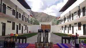 Premium Room | Terrace/patio - Los Wayruros De Anita (Ollantaytambo)