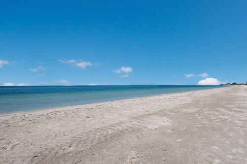 Turtle Shores BEACHFRONT Retreat!  Waterfront oasis to completely unwind!