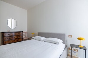 3 室のベッドルーム、アイロン / アイロン台、WiFi、ベッドシーツ