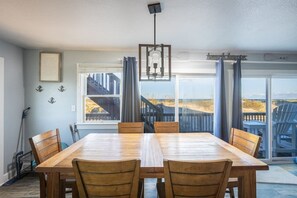 Dining - Oceanfront Views, Private Beach Access and Hot Tub (Nags Head)