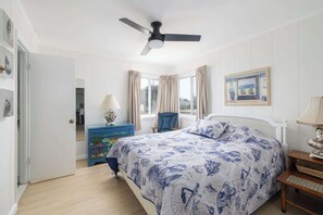4 bedrooms, desk, iron/ironing board, travel cot