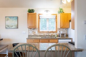 صورة غير مصنفة، 2 من 44، زرّ