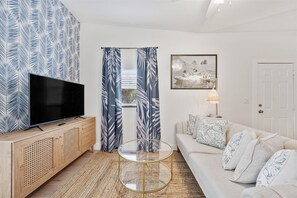 Smart TV, table tennis