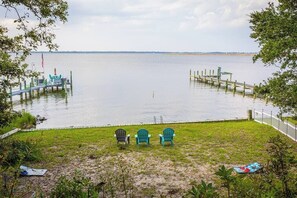 Property grounds - Newly Renovated! Bayfront Bliss! Water Front Home (Kill Devil Hills)