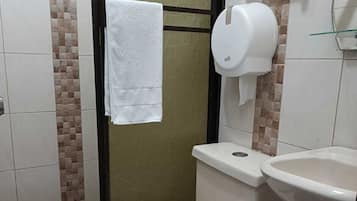 Quarto casal standard | Banheiro