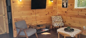 Fully Renovated Cabin - AC + Tippy Dam - South Star by Janix Escapes.