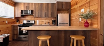 Fully Renovated Cabin - AC + Tippy Dam - South Star by Janix Escapes.