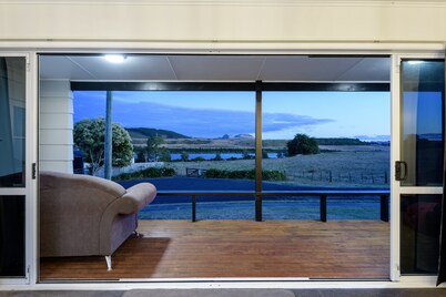 LAKE VIEW RETREAT - Relax, Unwind, & Make Memories