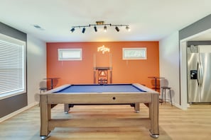 Game room - 'Vibe Villa' w/ Backyard ~ 8 Mi to Shaw AFB! (Sumter)