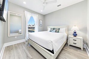 4 slaapkamers, een strijkplank/strijkijzer, wifi, beddengoed