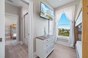 4 dormitorios, tabla de planchar con plancha, wifi y ropa de cama