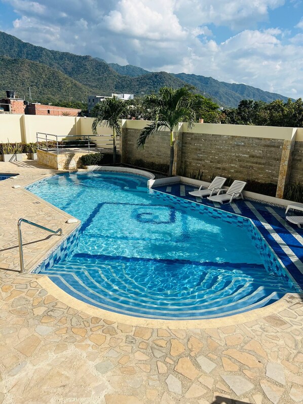 Apartament, 1 dormitori, fumadors, balcó | Piscina | Piscina a l'aire lliure 