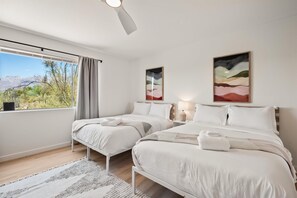 2 室のベッドルーム、アイロン / アイロン台、WiFi、ベッドシーツ