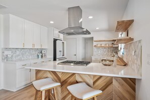 Private kitchen - Desert Lux! Peaceful/private+2 minutes from prime Foothills shopping/dining (Tucson)