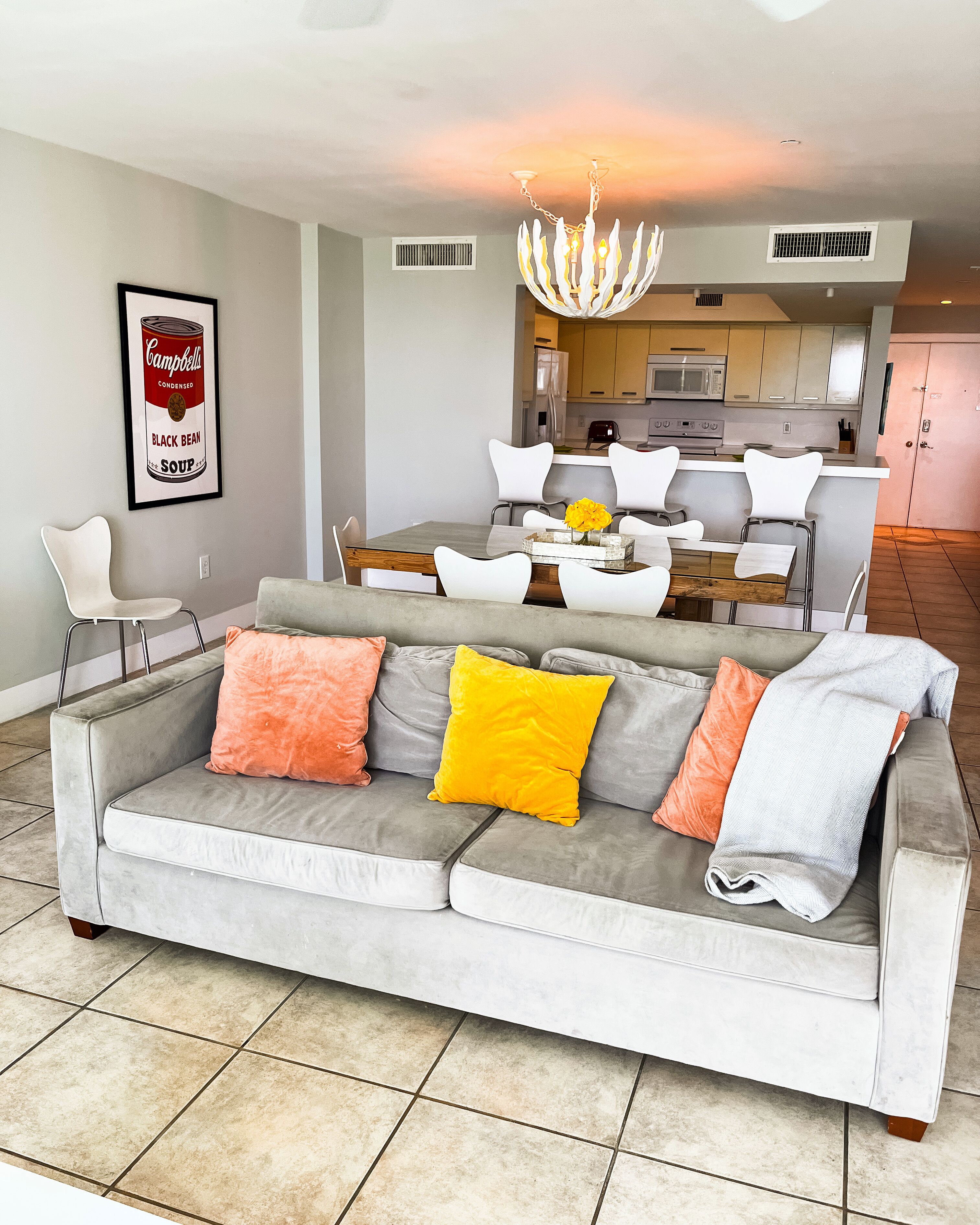 2-story Loft Beachfront Condo for up to 8 guests, Balcony, Private Terrace, Pool, Free Parking