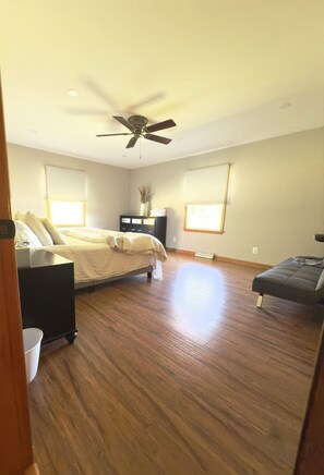 3 bedrooms, WiFi, bed sheets - Lottsburg's Landing - Your Waterfront Escape on Wrights Cove (Lottsburg)