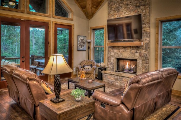 Télévision, cheminée, jeux vidéo, baby-foot