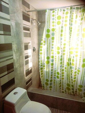 Classic Room | Bathroom - Chez Julie 2 (Arequipa)