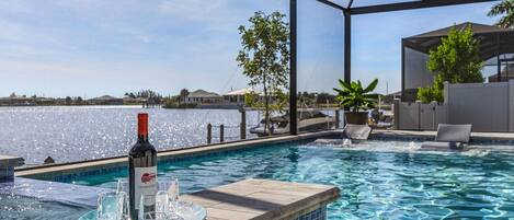 Een verwarmd zwembad