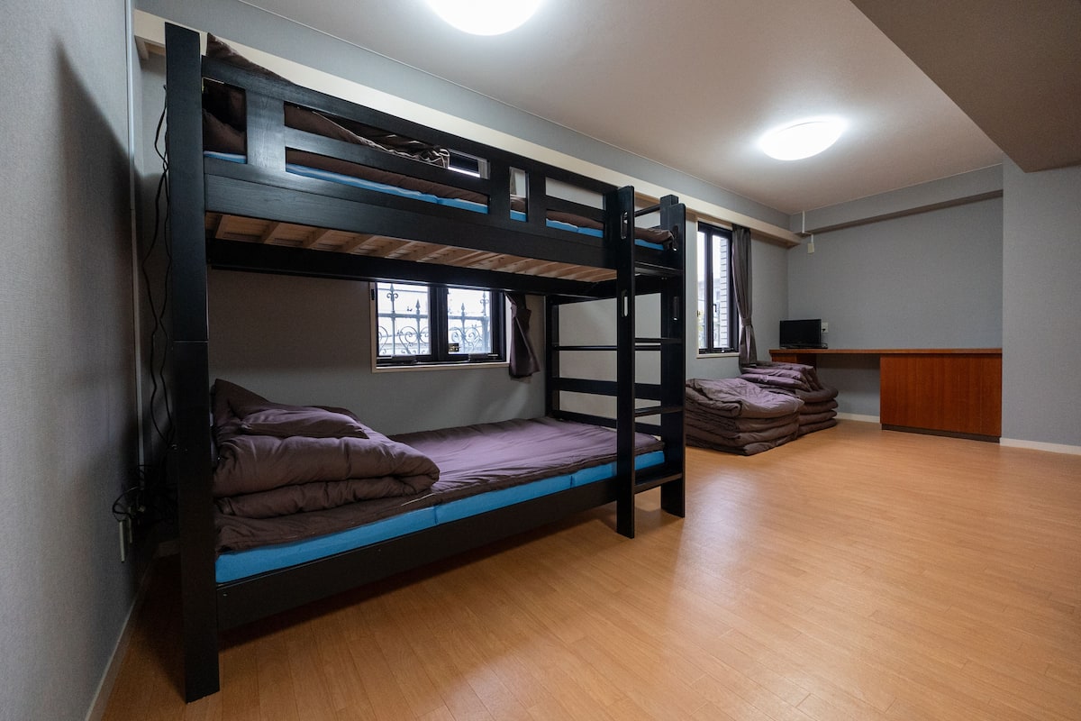 Room | Free WiFi