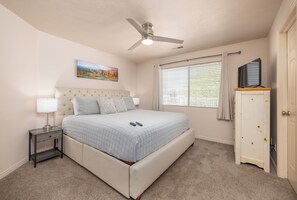 2 bedrooms, travel crib, free WiFi, bed sheets - 6 Pools All Inclusive | Top Level  | Great For Families | Vaulted Ceilings | #1217 (Saint George)