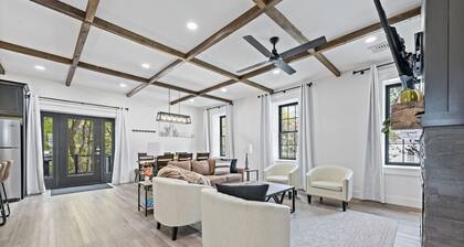 Riverview in Port Clinton! Minutes to Cabelas & Hawk Mountain!