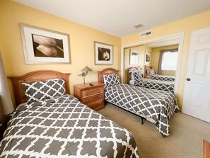 3 bedrooms, free WiFi, bed sheets - Las Palmas Resort #107 | All-Inclusive Amenities (Saint George)