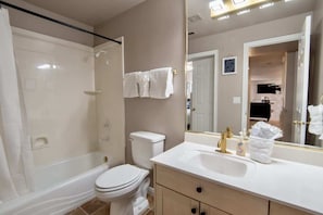 Combined shower/tub, hair dryer, towels, shampoo - Las Palmas Resort #1210 | All-Inclusive Amenities (Saint George)