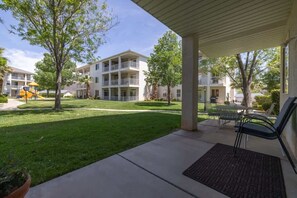 Outdoor dining - Las Palmas Resort #1904 | All-Inclusive Amenities (Saint George)