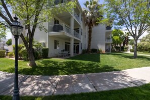 Exterior - Las Palmas Resort #1904 | All-Inclusive Amenities (Saint George)