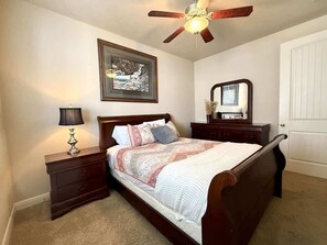 3 bedrooms, free WiFi, bed sheets - Las Palmas Resort #2107 | All-Inclusive Amenities (Saint George)